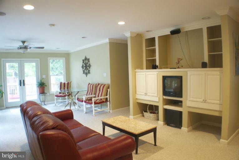 7926 Bainbridge Road Alexandria, VA 22308 - Photo 6 of 20 Custom Built-Ins and Surround Sound Pre-Wired