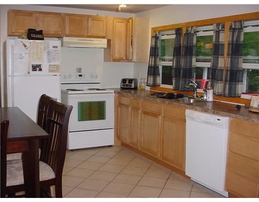 118 Elmdale Road Scituate, RI 02857 - Photo 2 of 14 Kitchen.