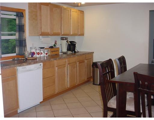 118 Elmdale Road Scituate, RI 02857 - Photo 3 of 14 Kitchen.