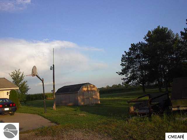 3945 South 7 Mile Road Wheeler, MI 48662 - Photo 7 of 7 1768572-6.JPG