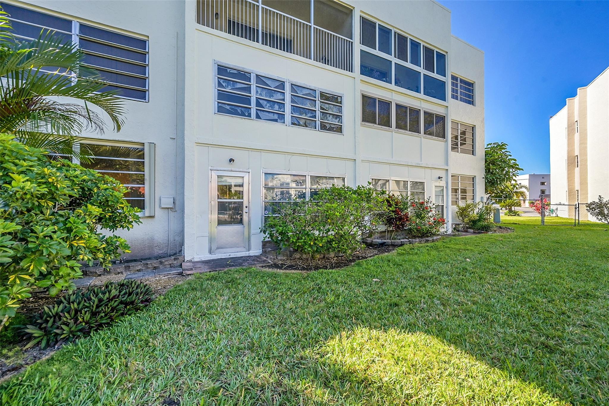 6800 Royal Palm Boulevard, Unit 102 Pompano Beach, FL 33063 - Photo 4 of 28 Photo 4