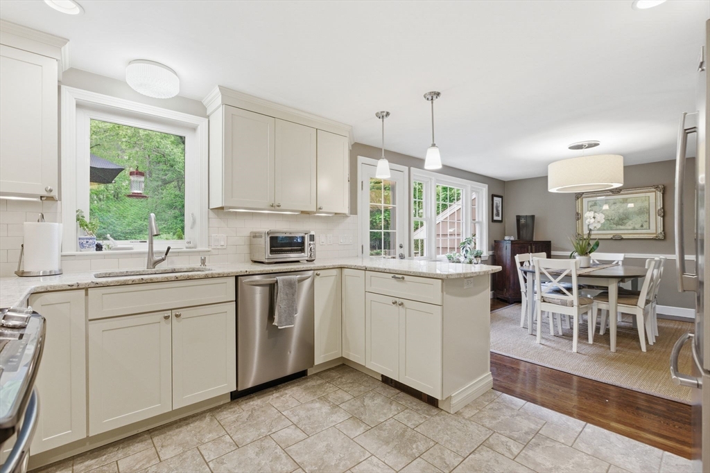 34 Brooksweld Road Canton, MA 02021 - Photo 13 of 37