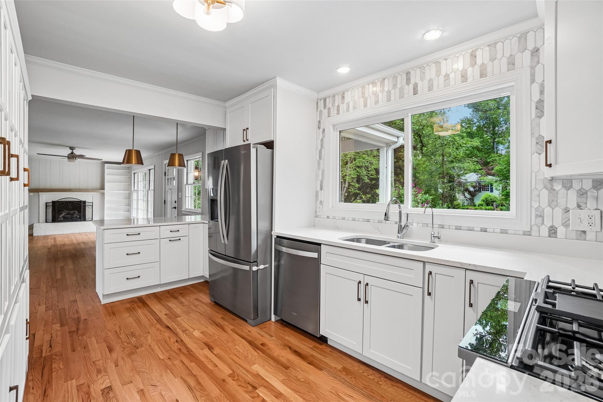 28 Ridgefield Place Asheville, NC 28803 - Photo 8 of 48