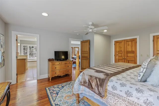 $949,777 | 34 Red Cedar Court, Sapphire, NC 28774