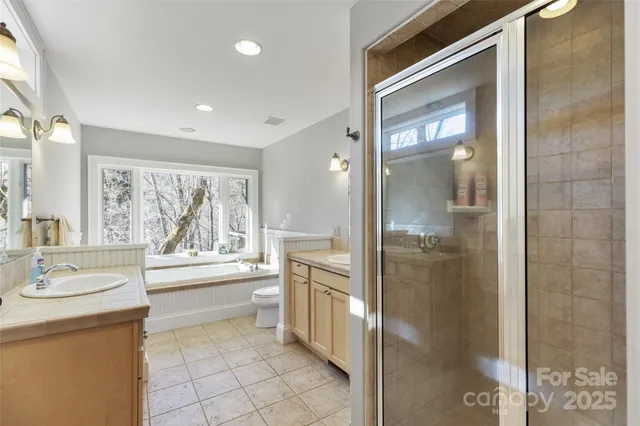 $949,777 | 34 Red Cedar Court, Sapphire, NC 28774