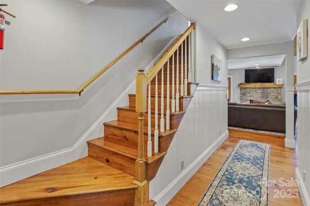 $949,777 | 34 Red Cedar Court, Sapphire, NC 28774