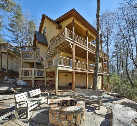 $949,777 | 34 Red Cedar Court, Sapphire, NC 28774