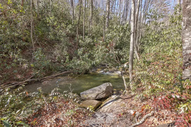 $949,777 | 34 Red Cedar Court, Sapphire, NC 28774