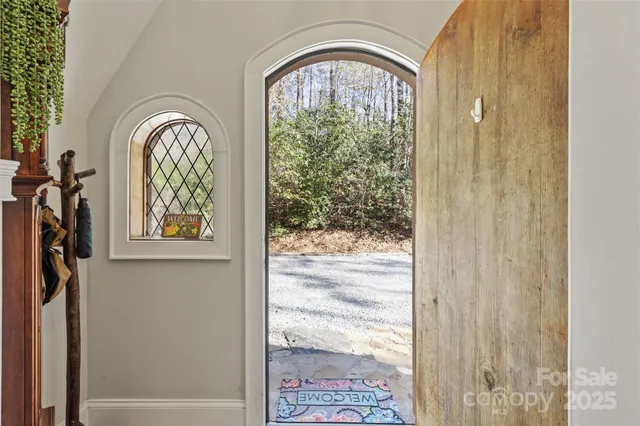 $949,777 | 34 Red Cedar Court, Sapphire, NC 28774