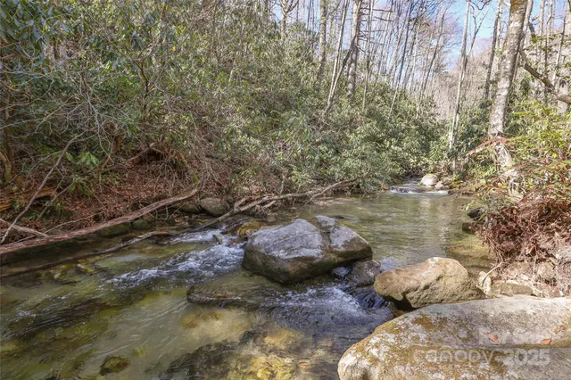 $949,777 | 34 Red Cedar Court, Sapphire, NC 28774