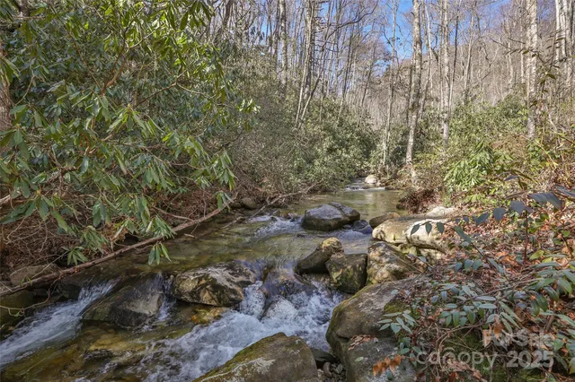 $949,777 | 34 Red Cedar Court, Sapphire, NC 28774