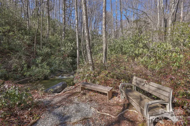 $949,777 | 34 Red Cedar Court, Sapphire, NC 28774