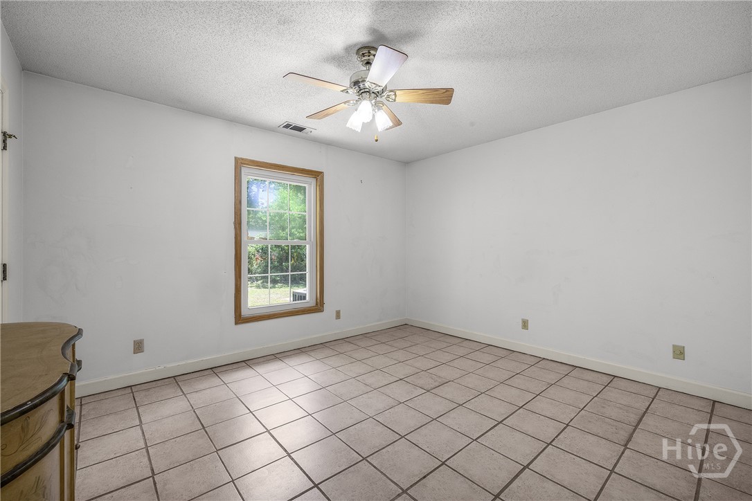 12 Sutton Road Savannah, GA 31419 - Photo 23 of 33