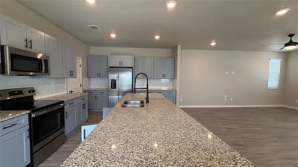 $3,300 | 713 16th Street, Unit 159, Argyle, TX 76226