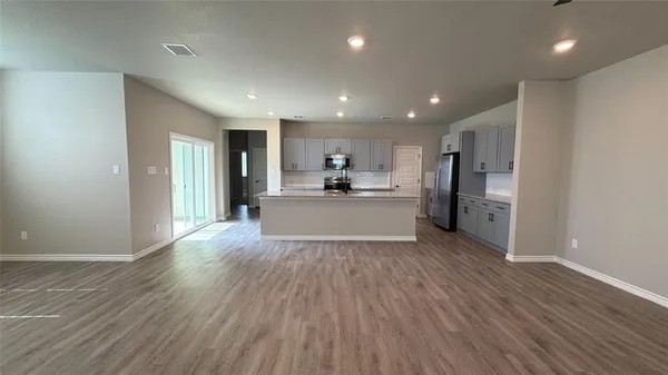 $3,300 | 713 16th Street, Unit 159, Argyle, TX 76226