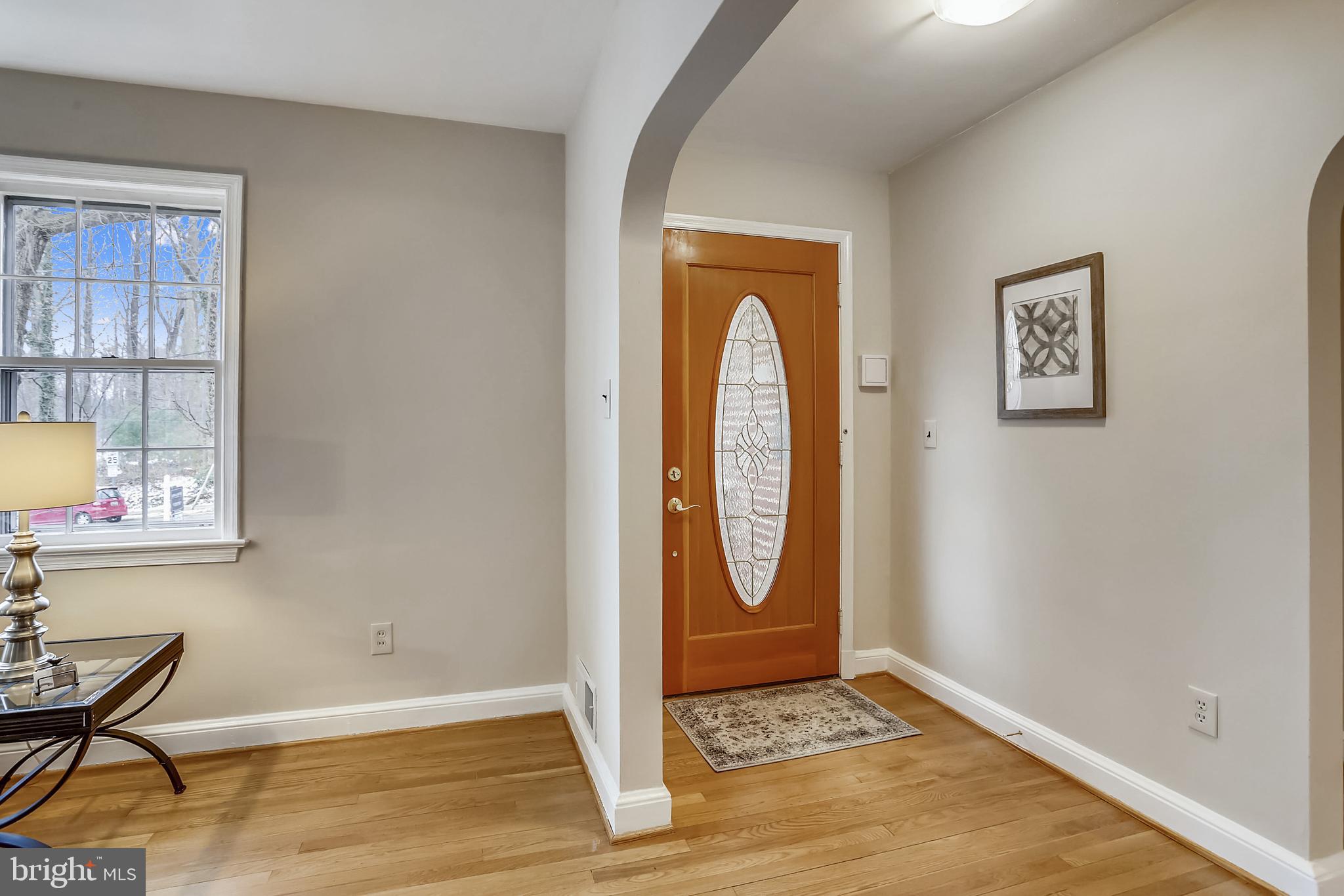 9802 Dameron Drive Silver Spring, MD 20902 - Photo 4 of 37 Foyer Entrance