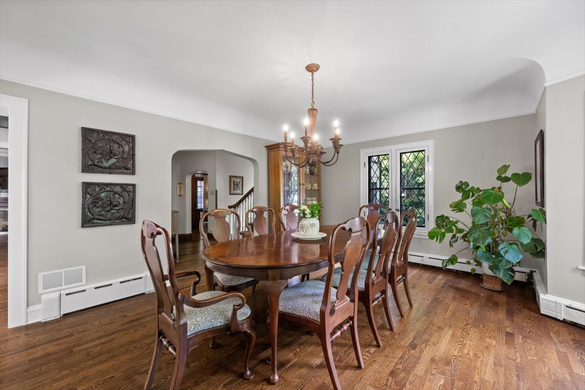 1137 Locust Road Wilmette, IL 60091 - Photo 11 of 63 Gallery Image 11