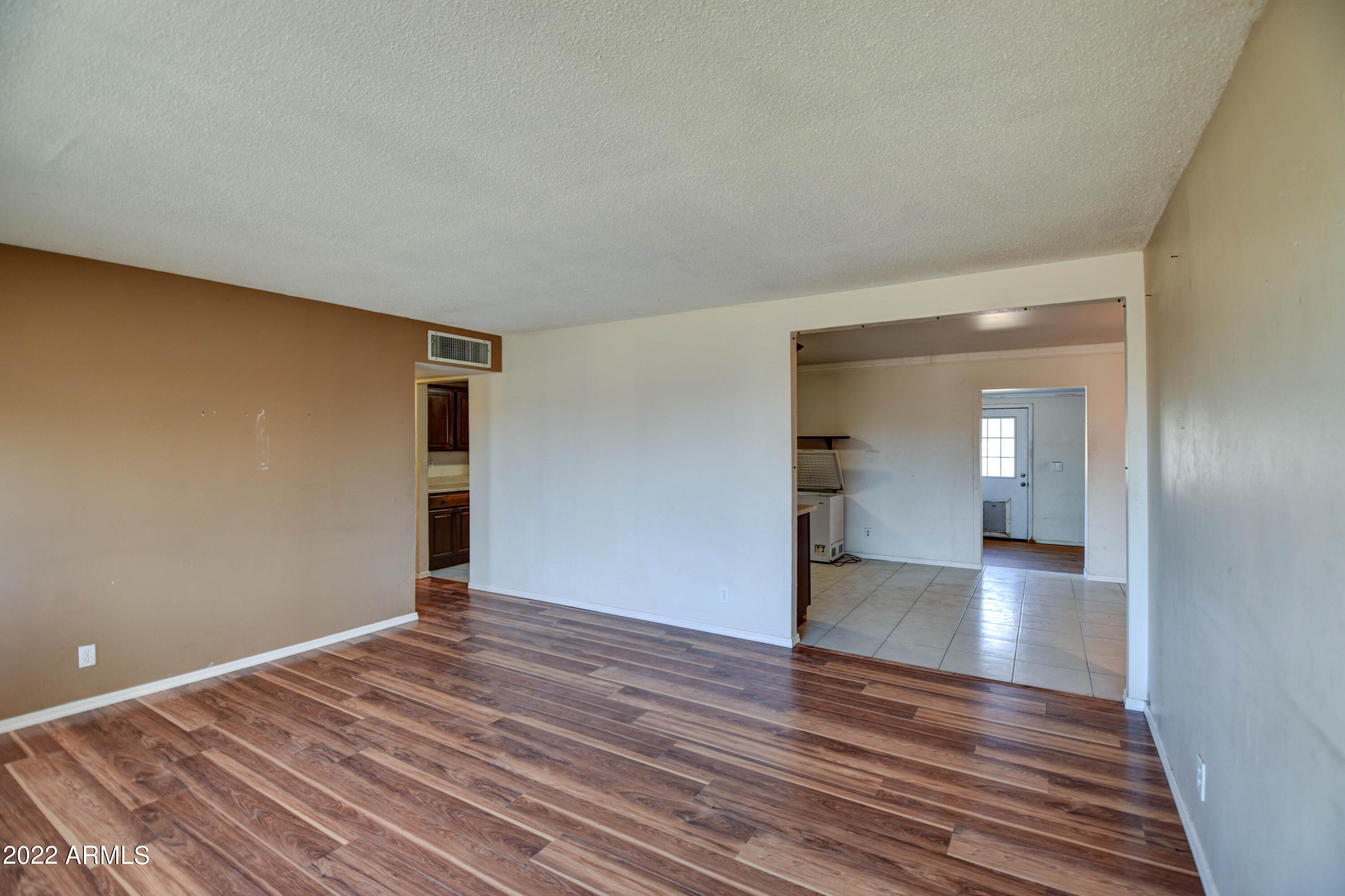 1533 West 7th Street Tempe, AZ 85281 - Photo 6 of 38 Living Room 1