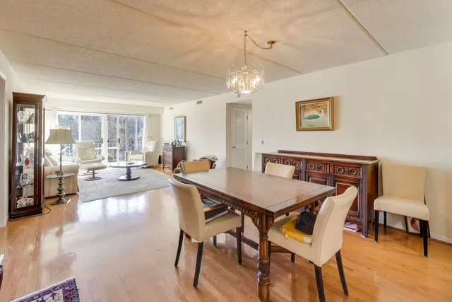 $549,000 | 3940 West Bryn Mawr Avenue, Unit 310, Chicago, IL 60646