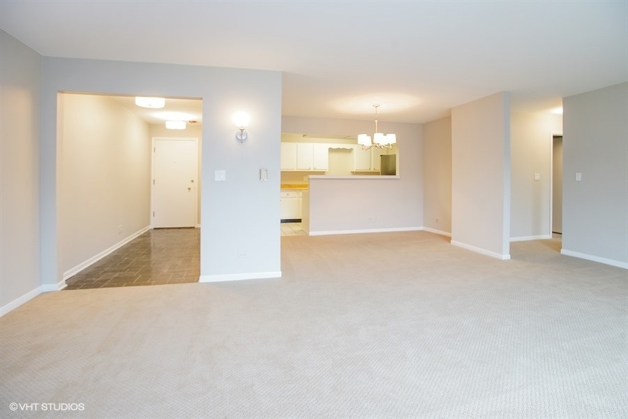 201 Thames Parkway, Unit 3F Park Ridge, IL 60068 - Photo 3 of 11