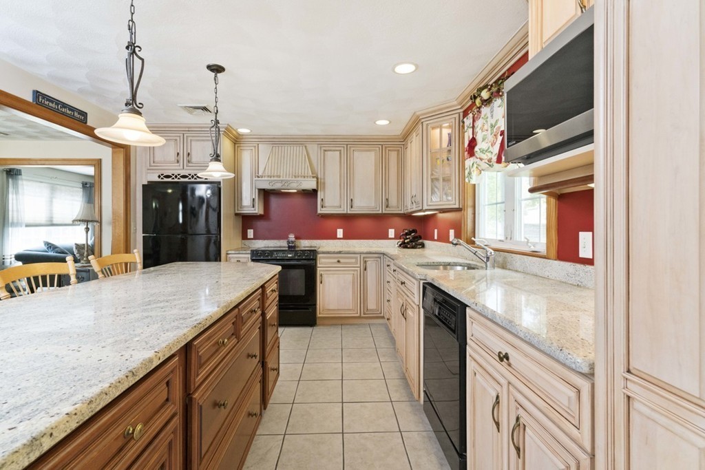 39 Samson Road Medford, MA 02155 - Photo 5 of 21 Gallery Image 5