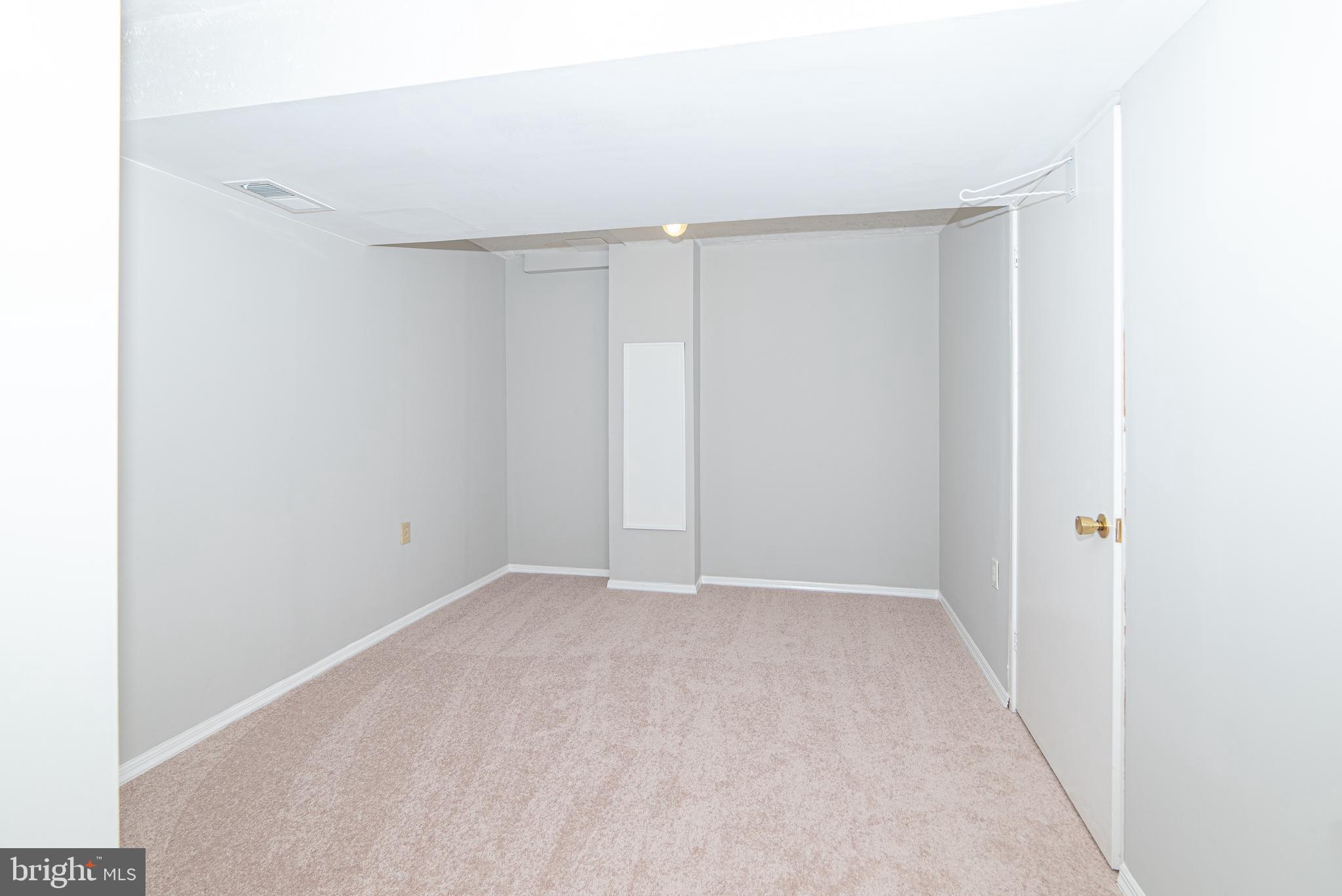 5822 Canvasback Road Burke, VA 22015 - Photo 28 of 35 Gallery Image 28
