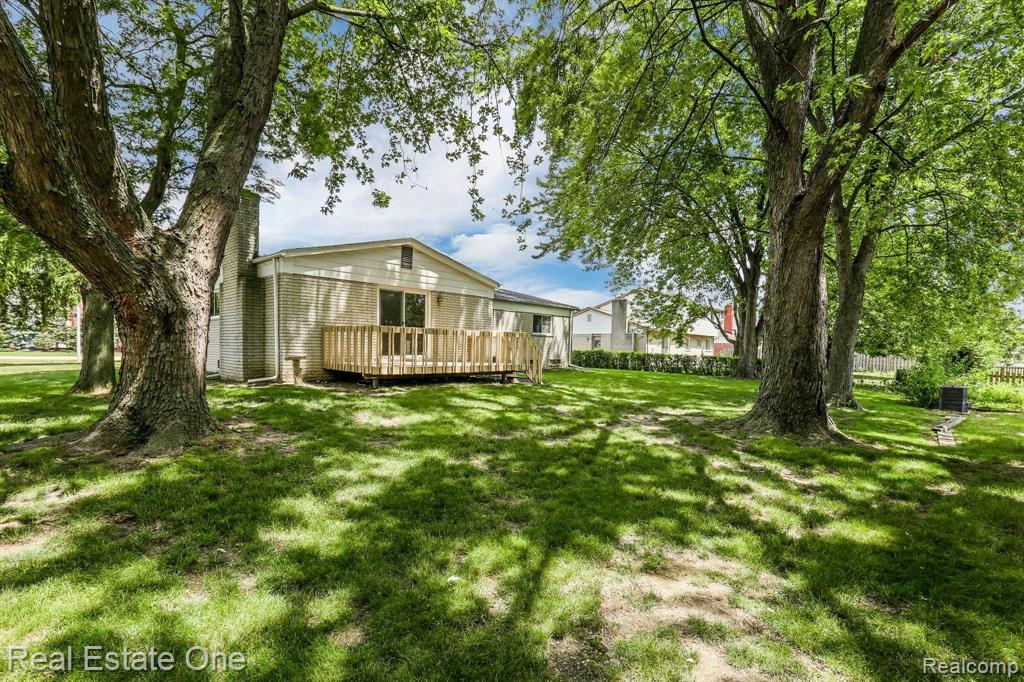 36733 West Seven Mile Road Livonia, MI 48152 - Photo 22 of 28