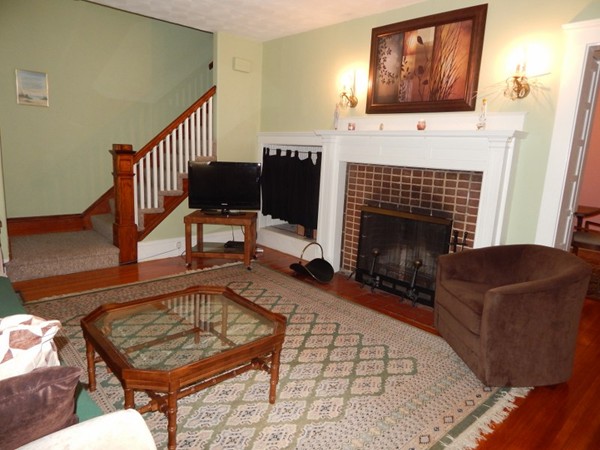 50-52 Renwick Road Wakefield, MA 01880 - Photo 2 of 25 Gallery Image 2