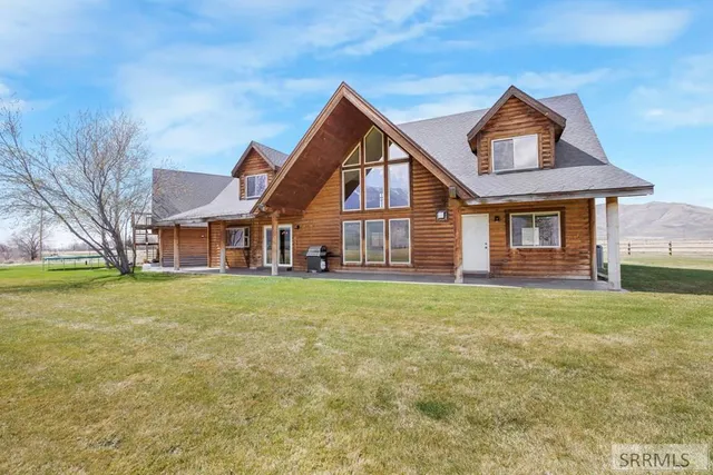 $998,000 | 3436 3350 West, Moore, ID 83255