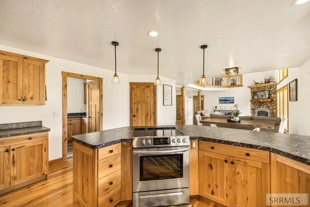 $998,000 | 3436 3350 West, Moore, ID 83255