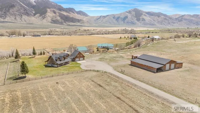$998,000 | 3436 3350 West, Moore, ID 83255