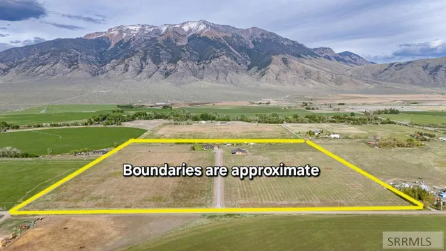 $998,000 | 3436 3350 West, Moore, ID 83255