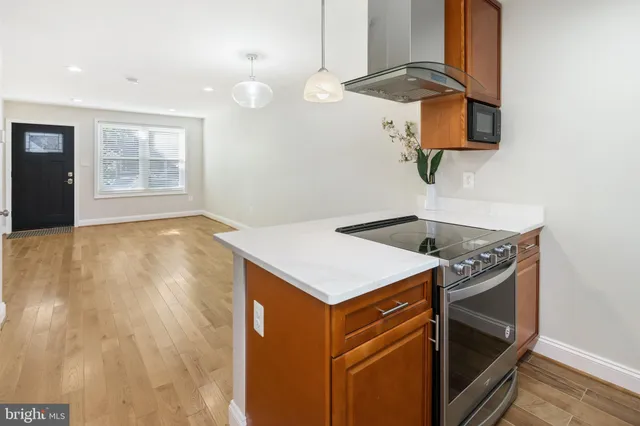 $3,000 | 55 Dale Street, Alexandria, VA 22305