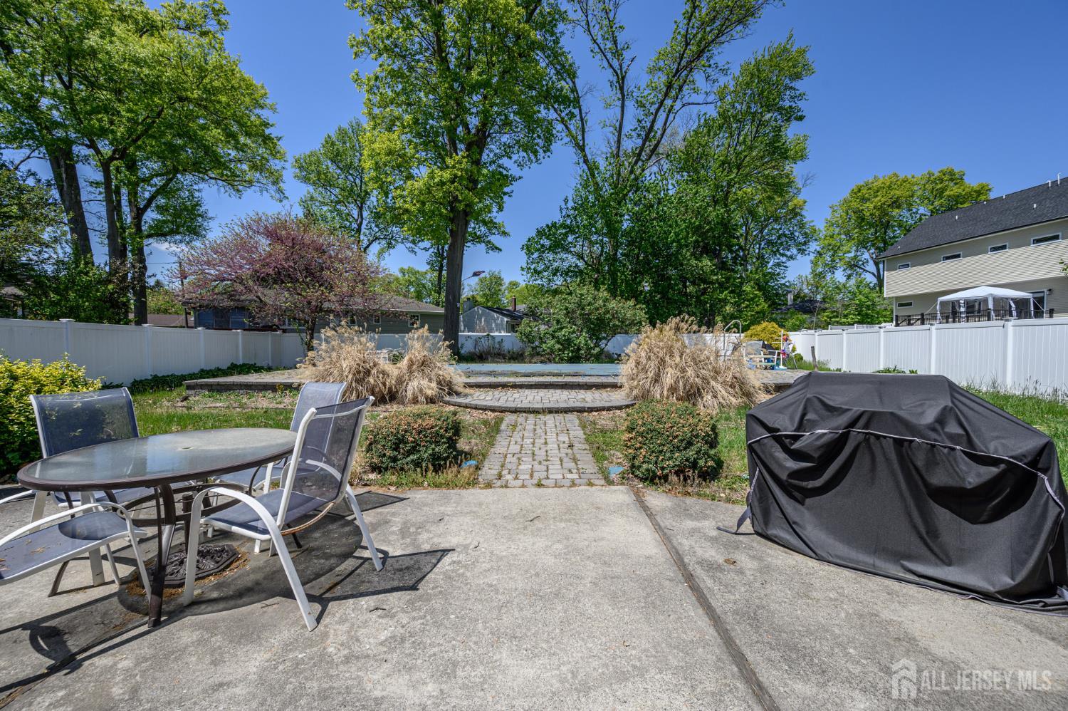 49 Colonial Drive Clark, NJ 07066 - Photo 25 of 31