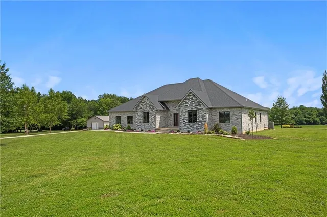 $1,150,000 | 6417 Southwest County Road 10508, Rich Hill, MO 64779