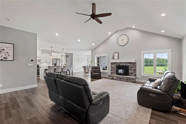 $1,150,000 | 6417 Southwest County Road 10508, Rich Hill, MO 64779