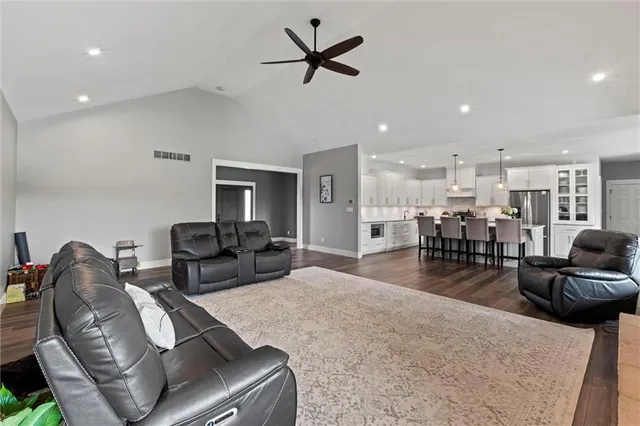 $1,150,000 | 6417 Southwest County Road 10508, Rich Hill, MO 64779