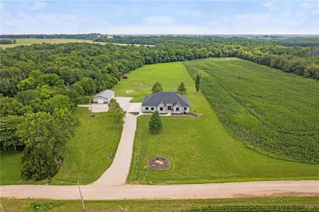 $1,150,000 | 6417 Southwest County Road 10508, Rich Hill, MO 64779