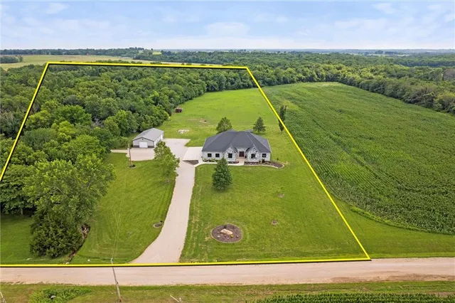 $1,150,000 | 6417 Southwest County Road 10508, Rich Hill, MO 64779