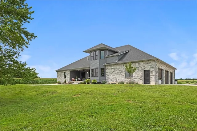 $1,150,000 | 6417 Southwest County Road 10508, Rich Hill, MO 64779