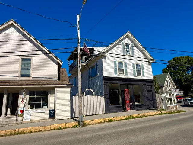 $649,000 | 64 Main Street, Vinalhaven, ME 04863