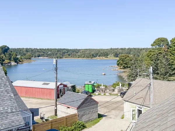 $598,000 | 64 Main Street, Vinalhaven, ME 04863