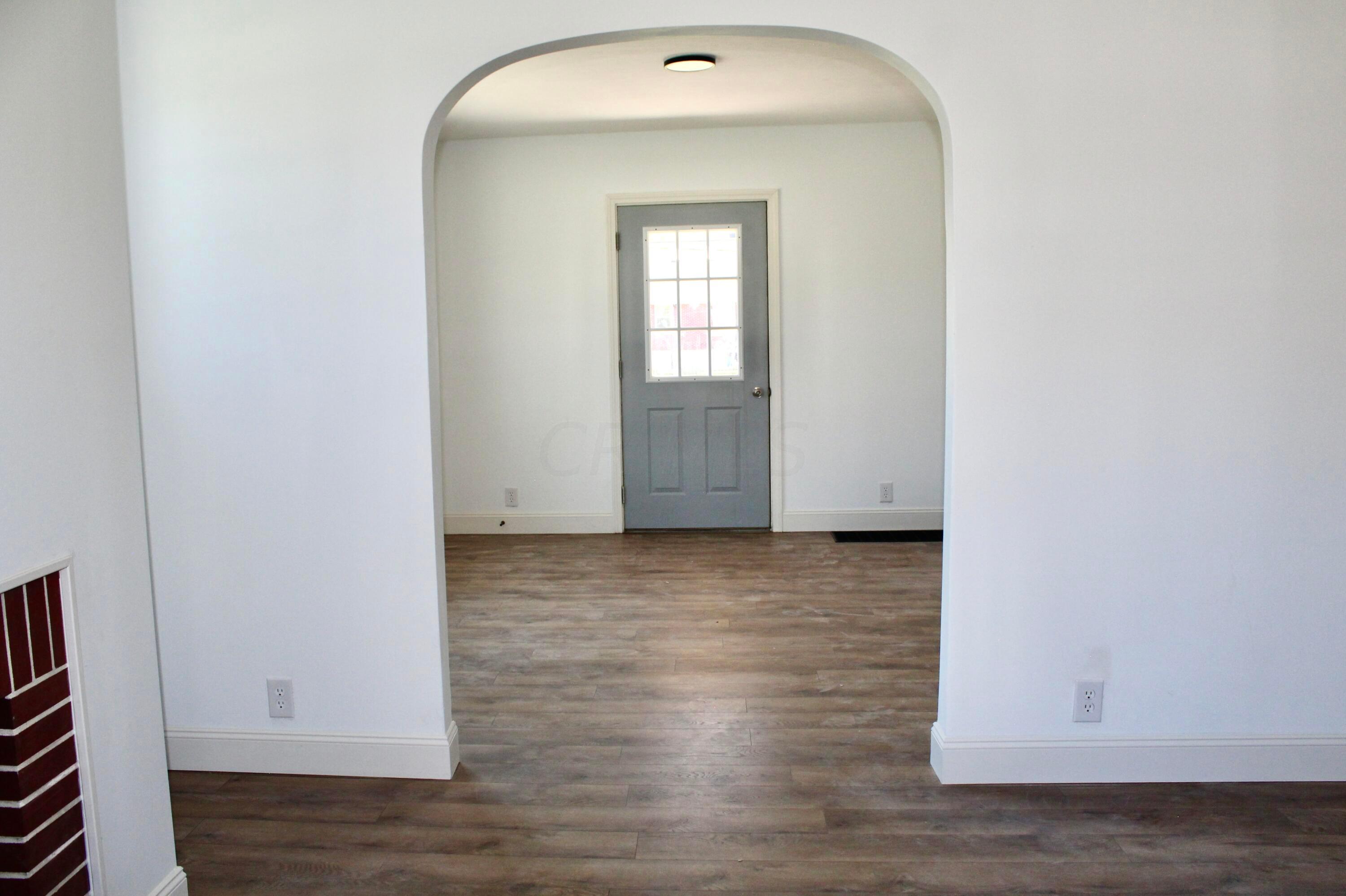 856 Pleasantville Road Lancaster, OH 43130 - Photo 4 of 23 IMG_8221