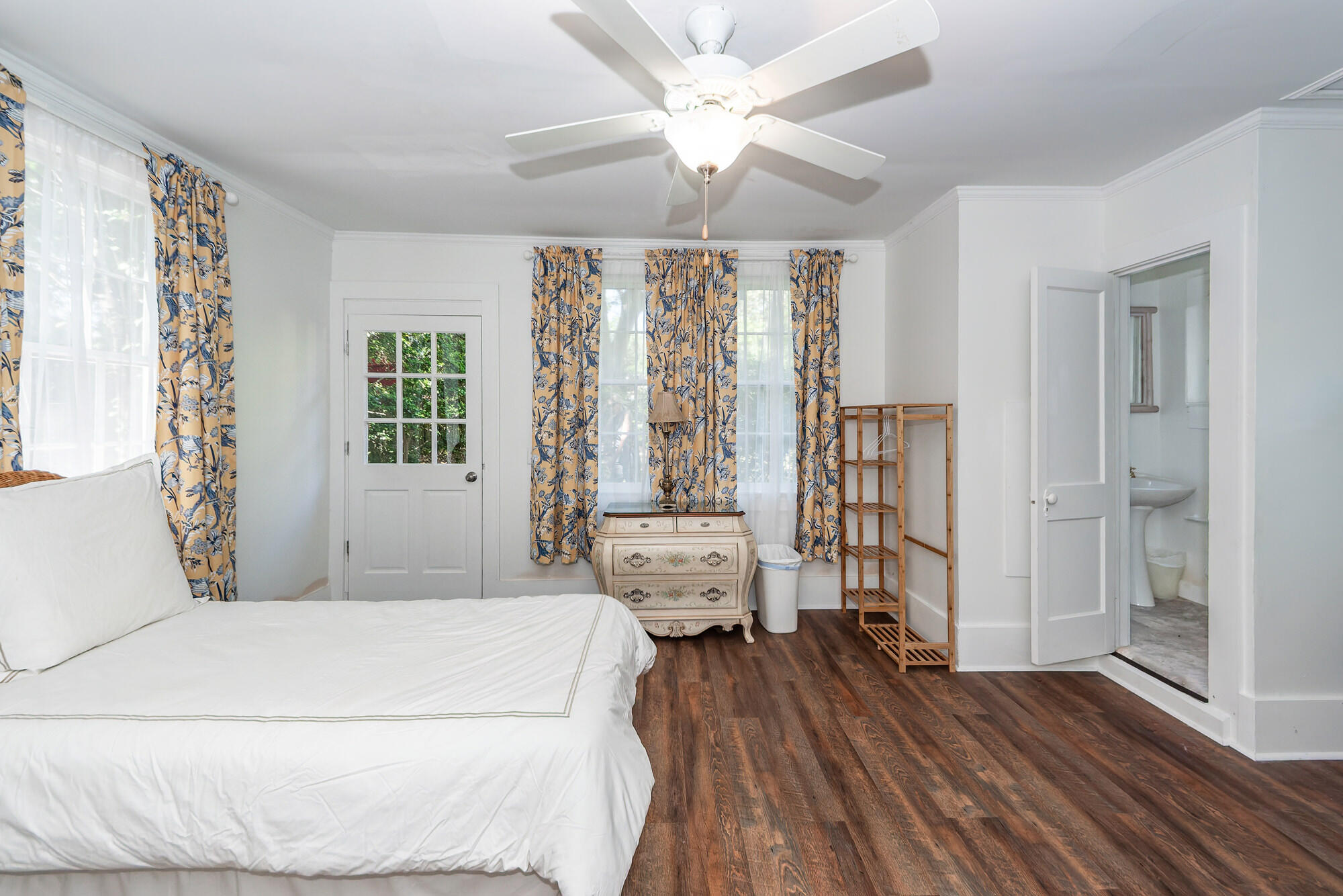 458 Hampton Street Walterboro, SC 29488 - Photo 29 of 41 126
