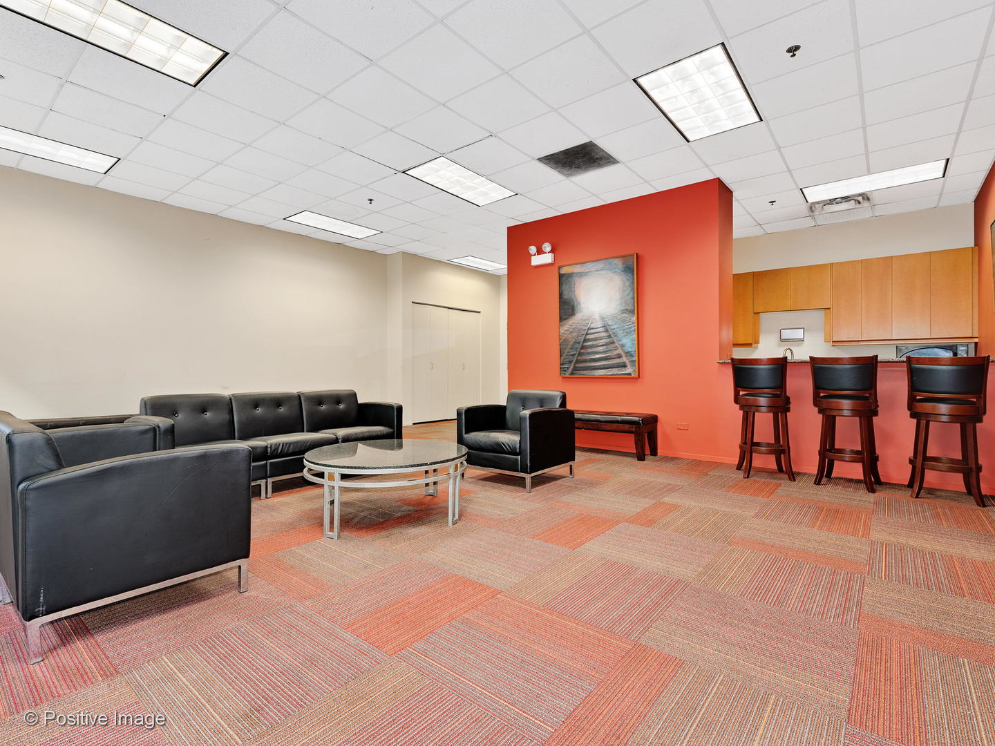 330 North Jefferson Street, Unit 904 Chicago, IL 60661 - Photo 26 of 27 a view of a room with furniture and windows