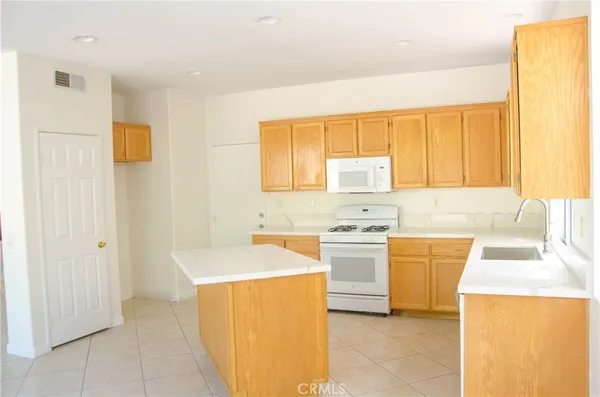 $3,100 | 23780 Golden Pheasant Lane, Murrieta, CA 92562