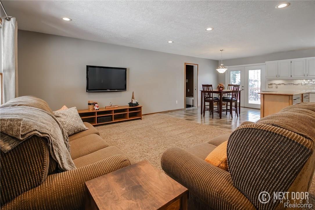 768 Hemingway Road Lake Orion, MI 48362 - Photo 5 of 53 Spacious Open Concept - Perfect for Entertaining!!