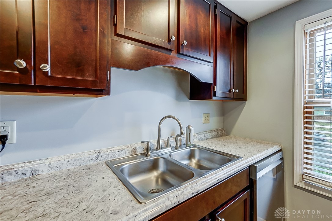 6316 Hemingway Road Dayton, OH 45424 - Photo 12 of 30 Gallery Image 12