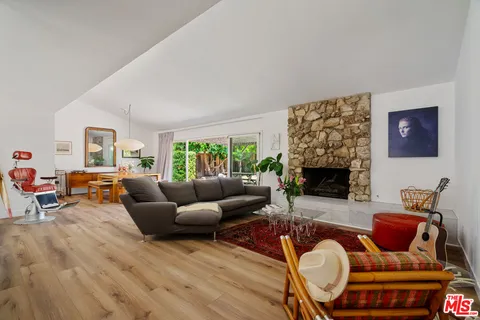 $1,650,000 | 22429 Bessemer Street, Woodland Hills, CA 91367