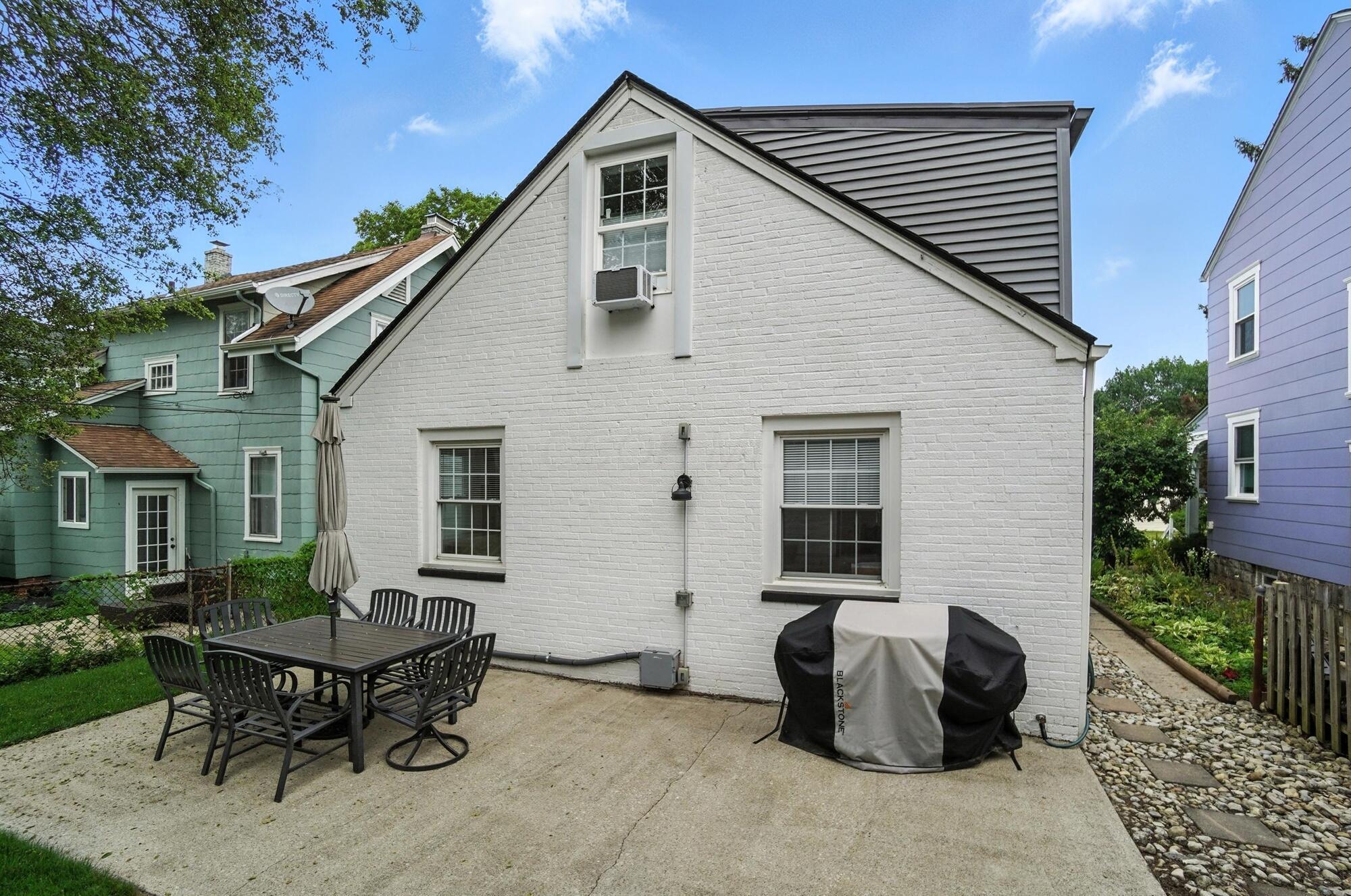 867 Gladden Road Columbus, OH 43212 - Photo 30 of 35 034